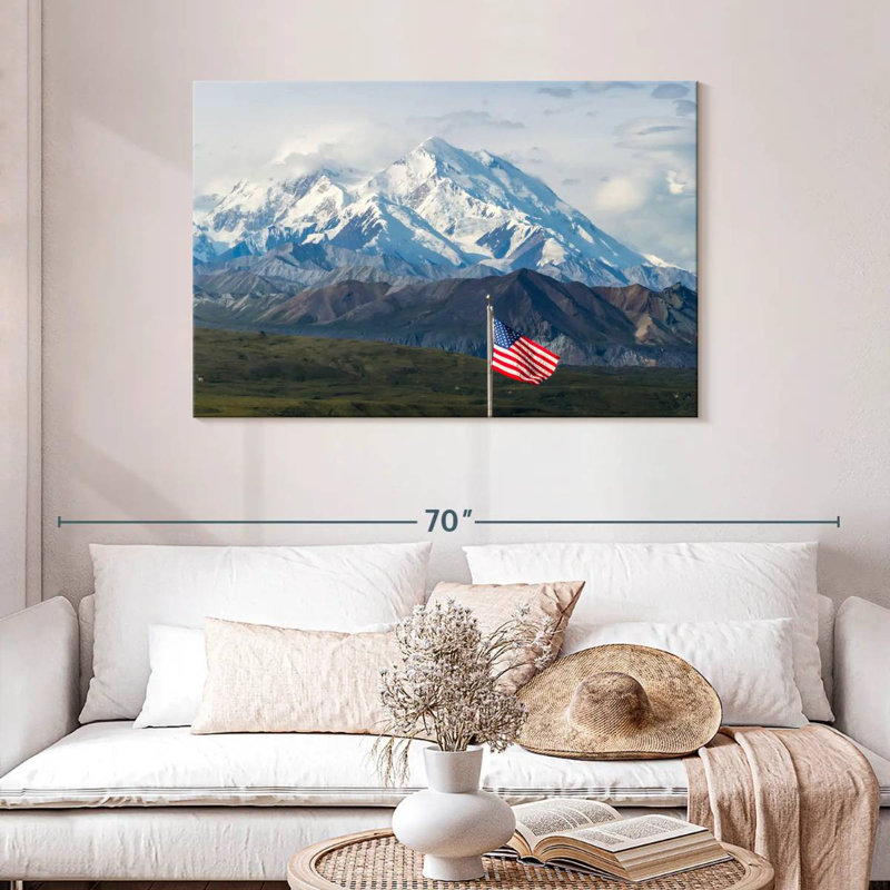Alvord Denali et le drapeau américain, H 30 po x l 45 po