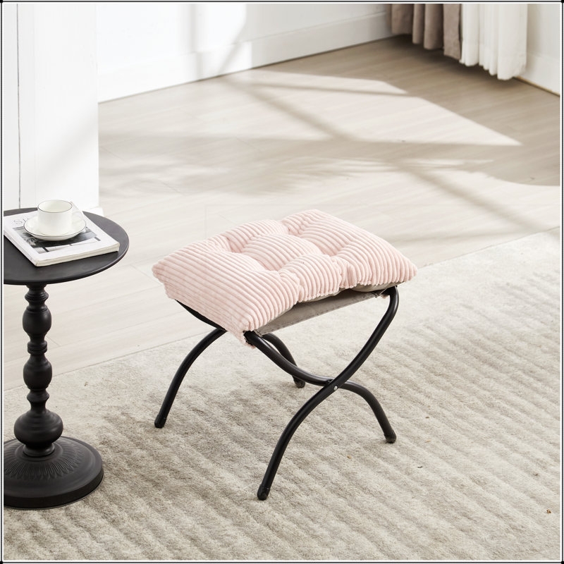Fauteuil lounge moderne avec repose-pieds, accoudoirs et poche latérale, idéal pour les petits espaces, lecture et détente confortables.