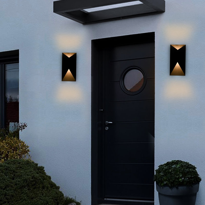 Hazrudin LED Wall Light