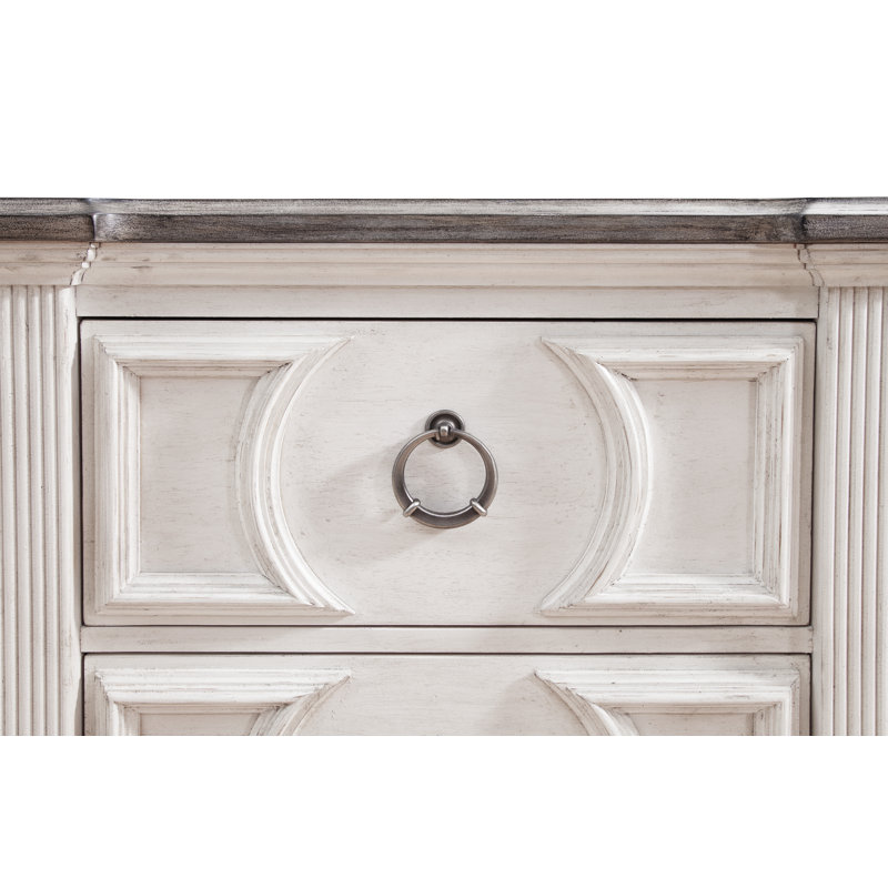 Avenlee 44'' W 5 - Drawer Dresser