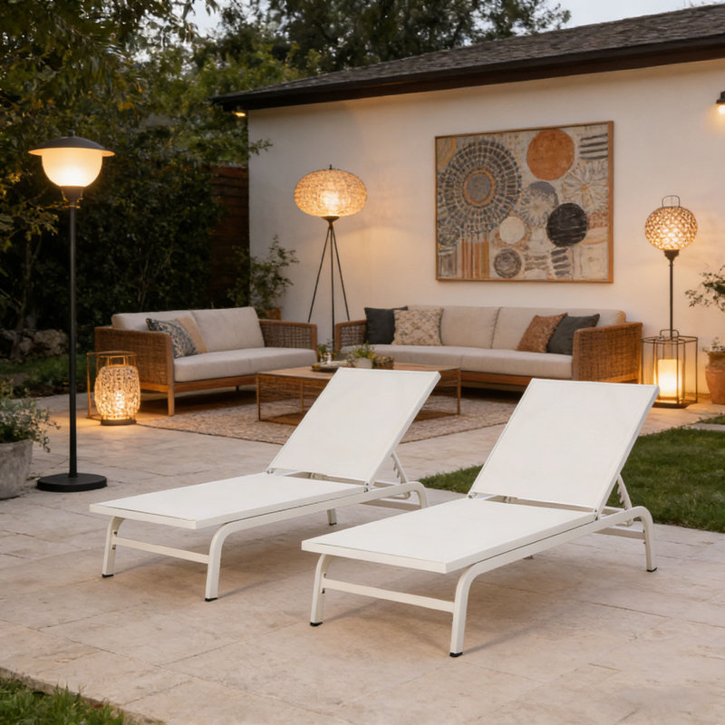 CHAISE LOUNGE