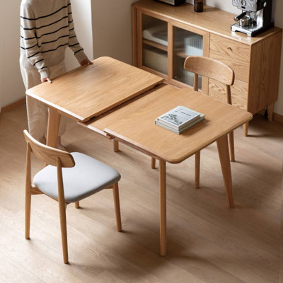Dining table (Light Oak)