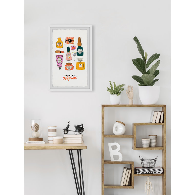 «Woman Essentials», reproduction encadrée, H 12 po x l 8 po x P 1,5 po