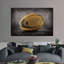 Vieux ballon de rugby sur toile-902718983-906333228