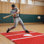 Tapis de baseball, tapis de cage de frappeur de 12 pi x 6 pi, tapis de pelouse Batters Box, équipement de pratique de frappeur de Softball avec plaque de base et gazon anti-décoloration, aide à l'entraînement portable pour l'intérieur et l'extérieur, rouge