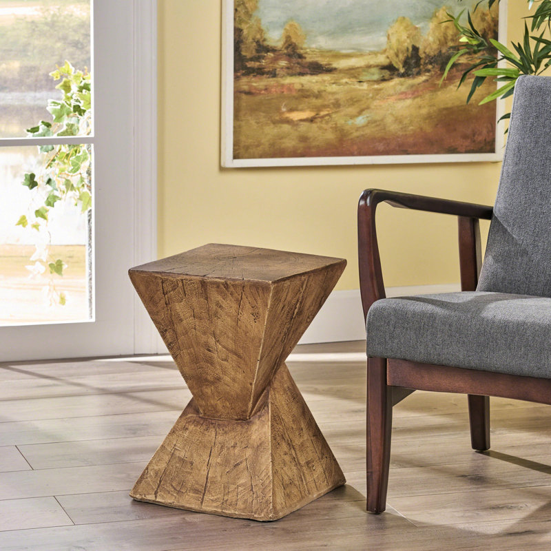 Table d'appoint en béton légère au look moderne et attrayant