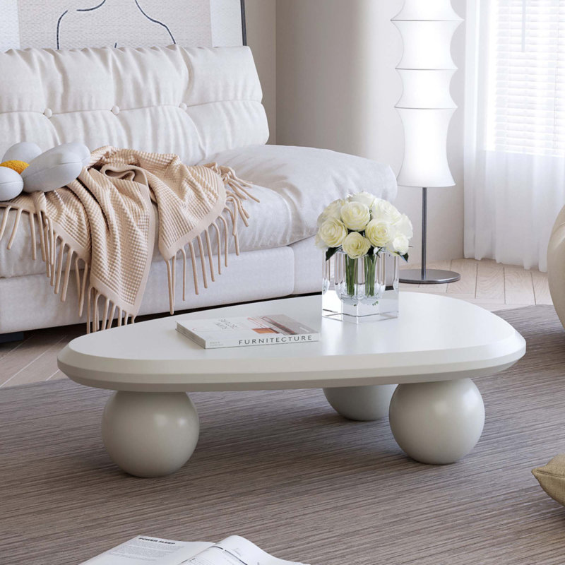 Table basse Cloud avec 3 pieds sphériques