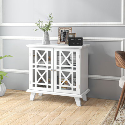 Buffet moderne avec portes ajourées et étagères