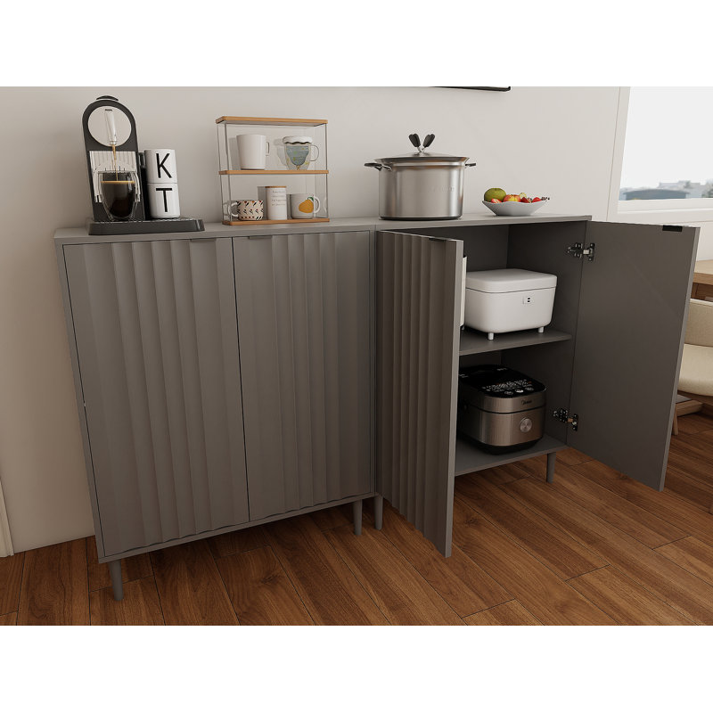 Armoire de rangement moderne et fonctionnelle pour les petits espaces, offrant beaucoup de rangement et un design élégant pour les cuisines organisées