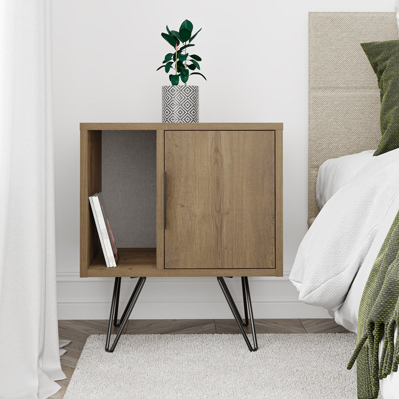 Bedelia Bedside Table, Hitit