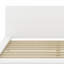 Structure de lit plateforme classique avec tête de lit, support en lattes de bois-250599816