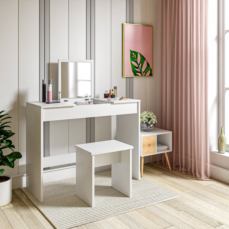 Damaurion Dressing Table with Mirror