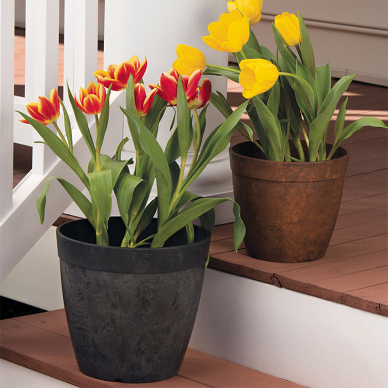 Pot de fleurs en résine à arrosage automatique Nashville, H 9,5 po x l 10,5 po x P 10,5 po, Noir