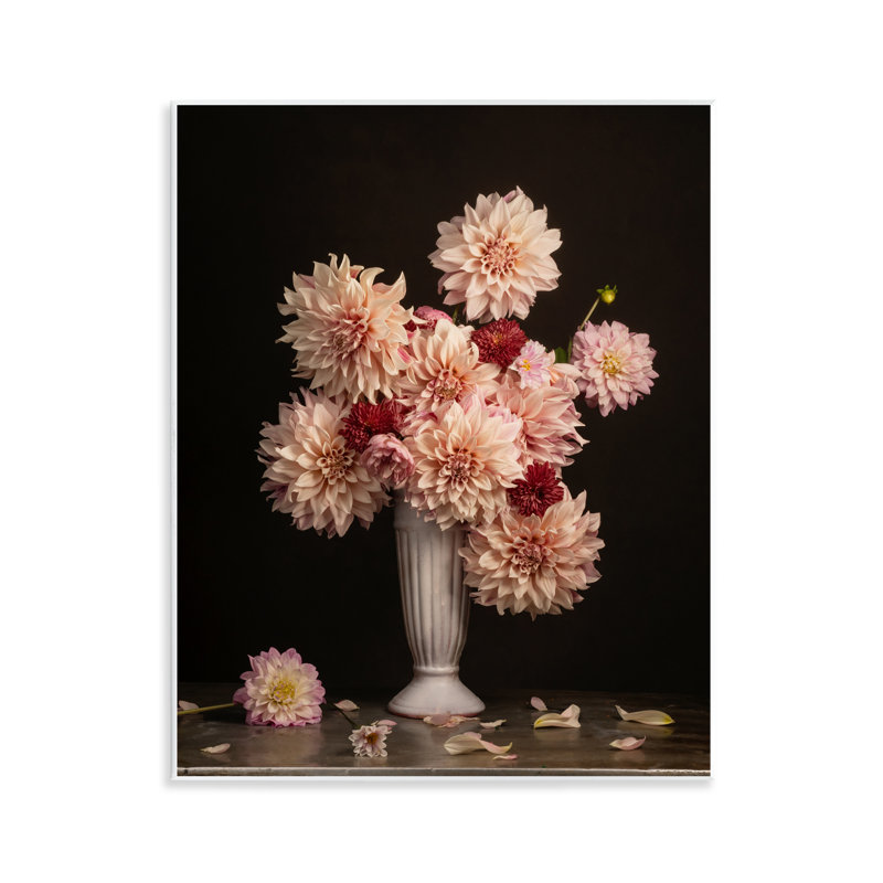 «Dahlia Magic Bouquet» par Leah McLean