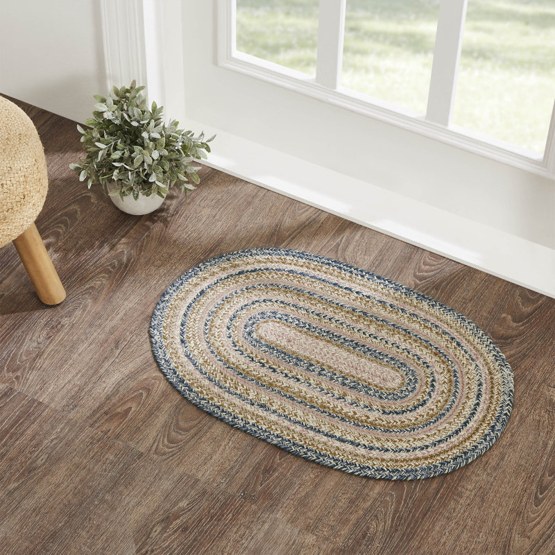 Geometric Indoor Rug, Oval 1'8" x 2'6"