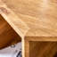 Table basse hexagonale en panneau de fibres à densité moyenne, autocollants à motifs caractéristiques, conception à plusieurs trous pour donner plus d'espace de rangement, conception simple et pratique qui la rend idéale pour toutes sortes de décors de style.-858532785