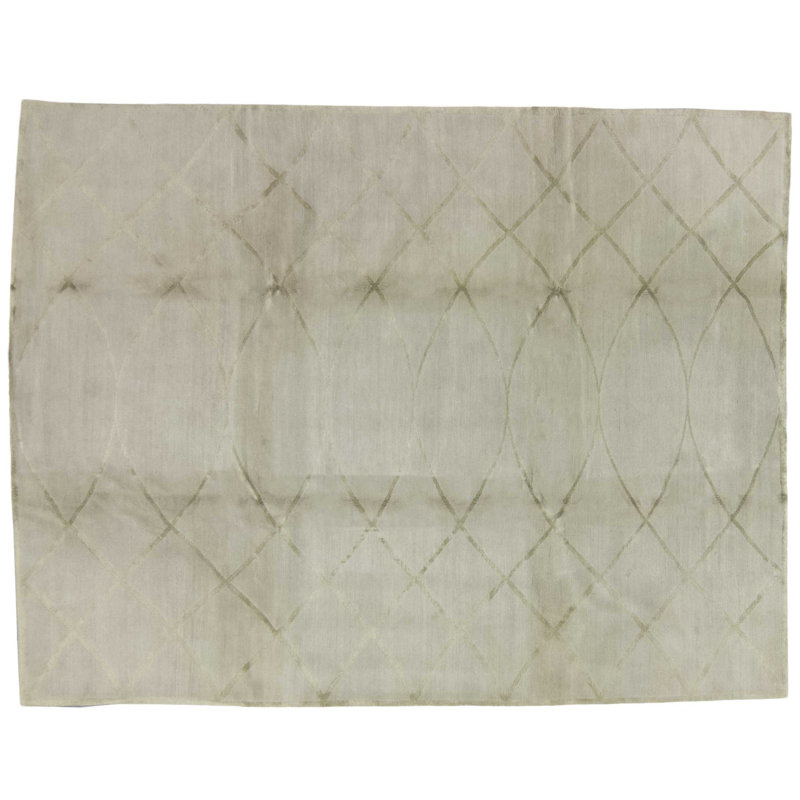 Curving Area Rug in Gray