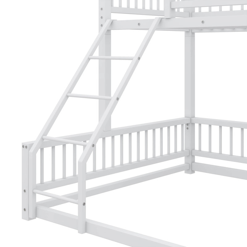 Structure simple pour lit superposé simple au-dessus d'un très grand lit avec escabeau et garde-corps sécurisés, Blanc