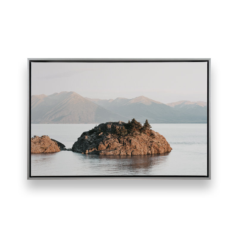 «Solitude Serenade» sur toile par Krista Mosakowski, Cadre flottant en chrome poli, H 22 po x l 32 po