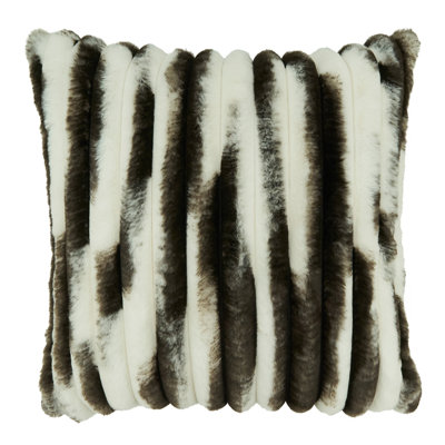 Matlida Collection Animal Print Throw Pillow
