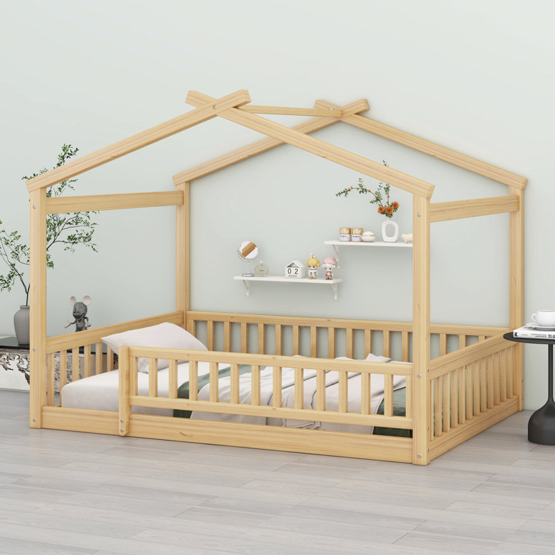 Cadre de lit en bois avec clôture