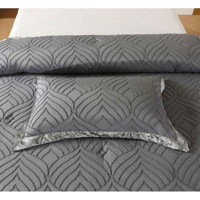 Chelsea Tufted Crushed Velvet Bedspread Set – Luxurious Soft Quilted Bedding with Matching Pillow Shams, Elegant Velvet Comforter Coverlet Set