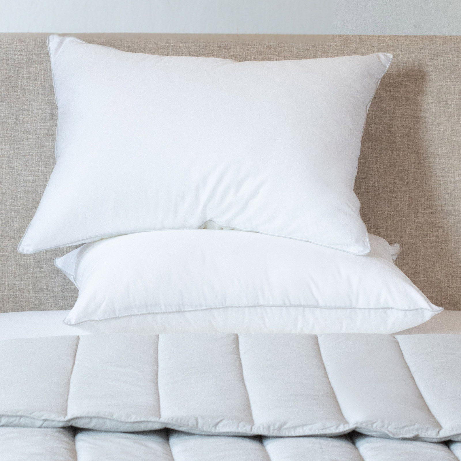 2 Pack Medium Down Alternative Bed Pillow, 8.5, Standard