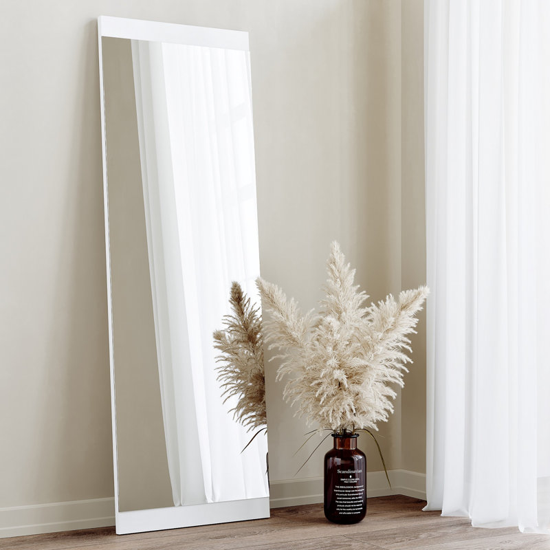 Miroir mural moderne, 47,2 x 15,7 x 0,9 pouces, blanc | Fabrication 100% bois aggloméré, assemblé, réglable horizontalement et verticalement | Conception élégante de couleur unie parfaite pour les espaces contemporains