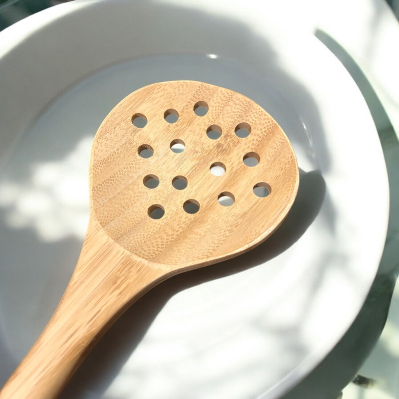 Cuillère à égoutter en bambou