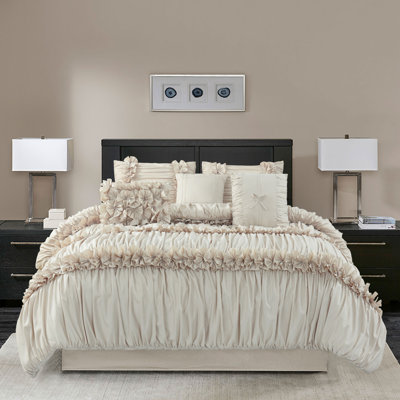 Farmhouse / Country Comforter