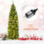 Arbre de Noël vert avec lumières DEL et pommes de pin-529269981