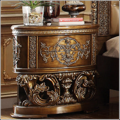 Élégante table de chevet brune et dorée à 2 tiroirs avec intérieur doublé de feutre pour un rangement en douceur et un glissement en douceur
