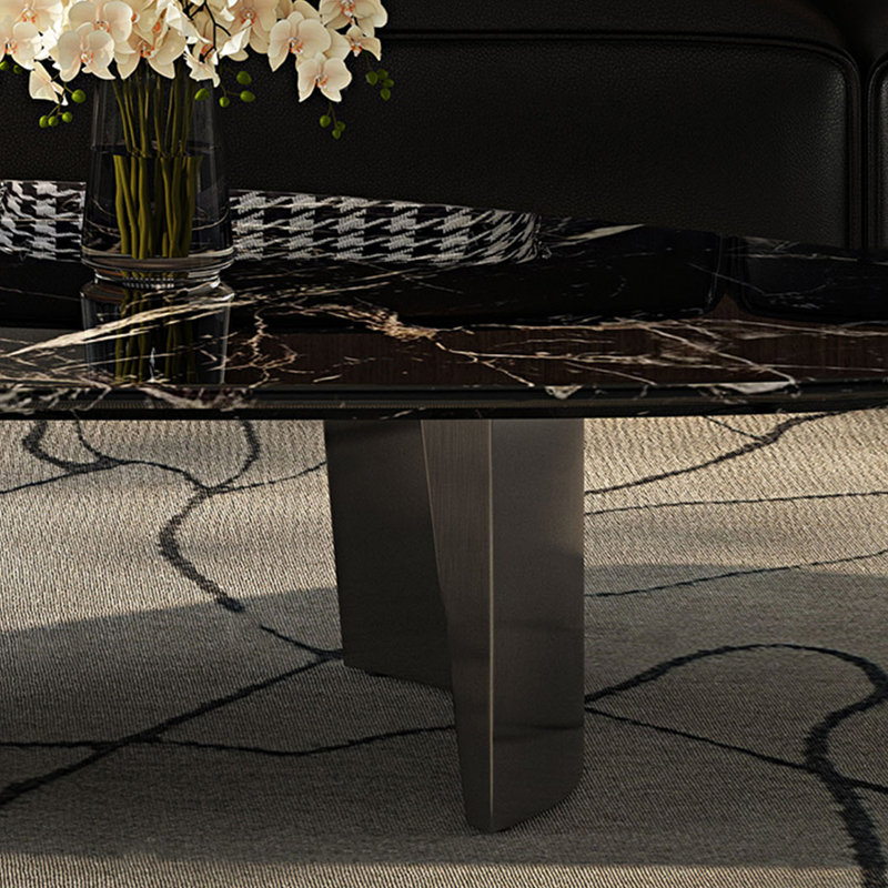 Table basse italienne en marbre de forme unique