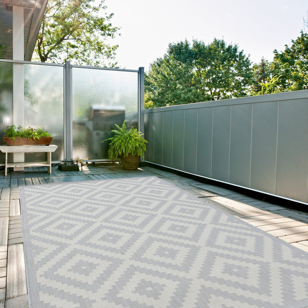 Ecology Collection Geometric Indoor / Outdoor Area Rug