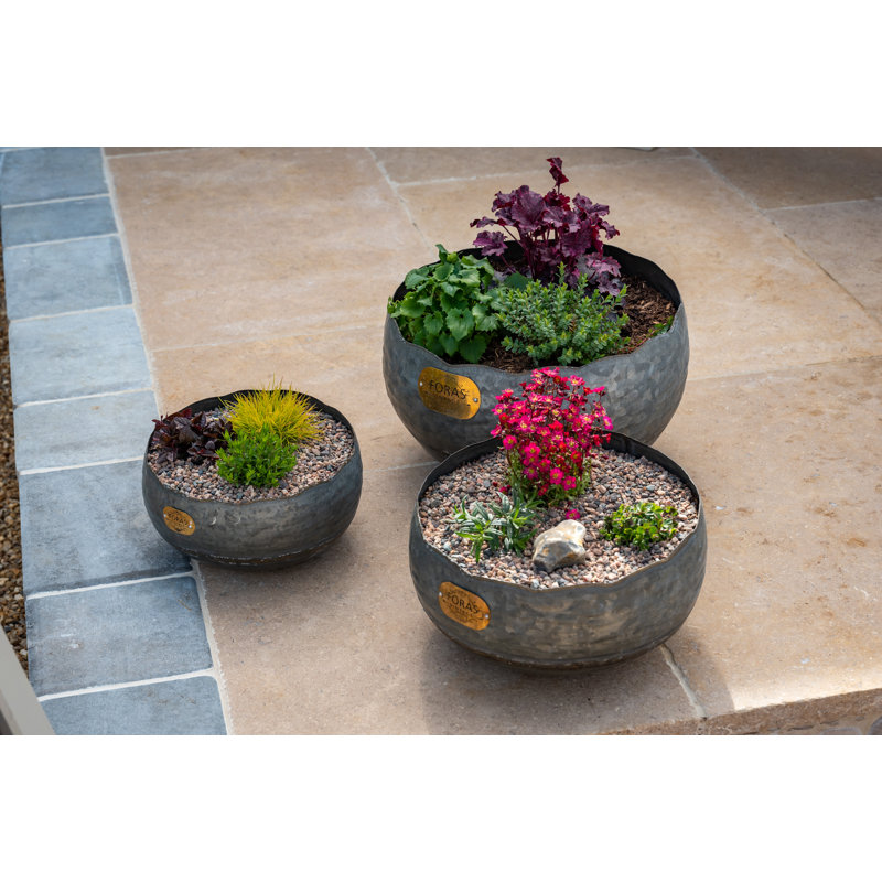 Galini Metal Pot Planter