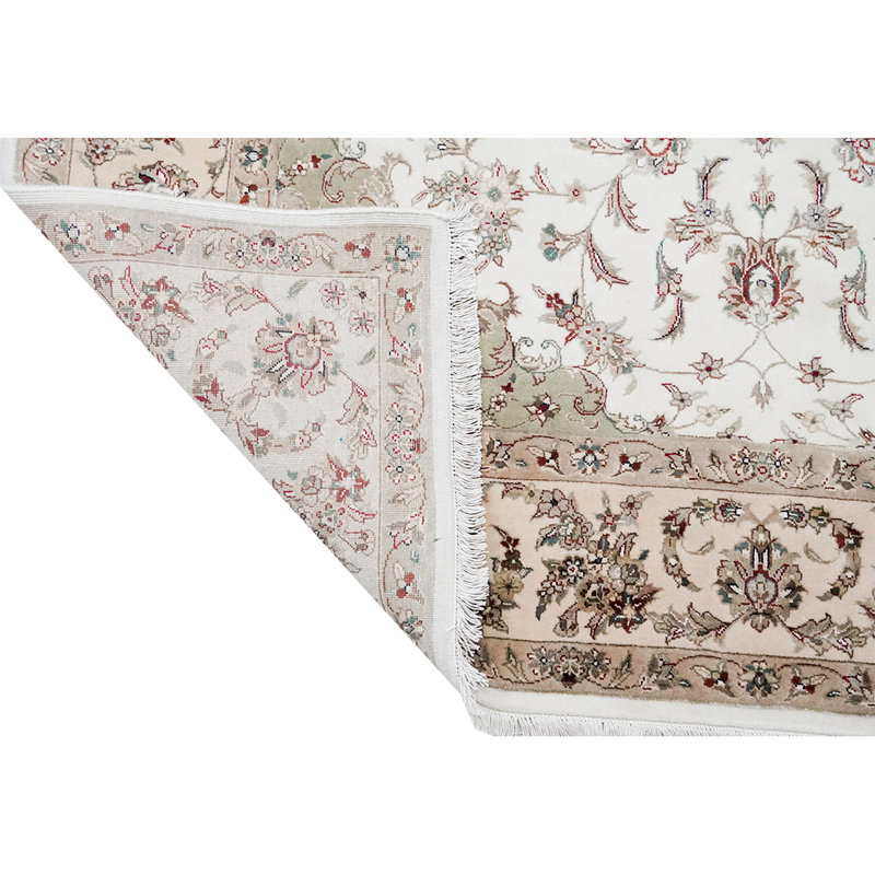 Intricately Hand Woven Wool Floral Area Rug, Rectangle 6' x 9'