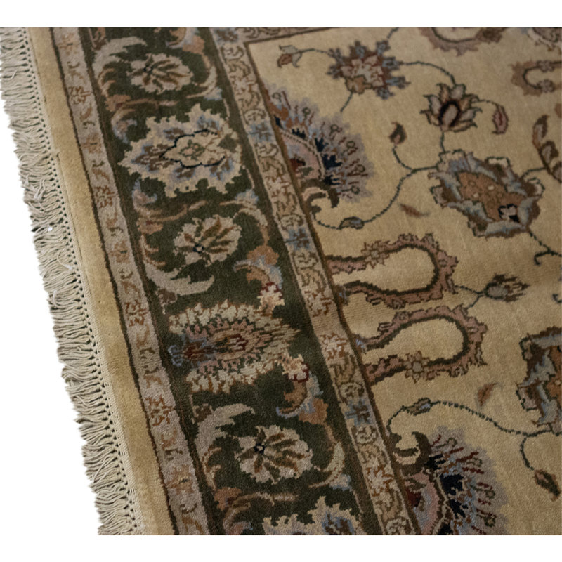 Tapis crème et olive noué à la main de haute qualité