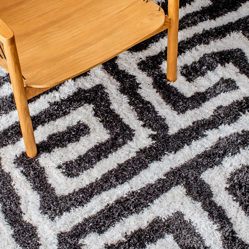 Janitra Shag Hand Tufted Performance Geometric Rug, Round 5'