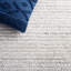 Tapis rayé ivoire / gris clair fait à la main Charvik-1011245966