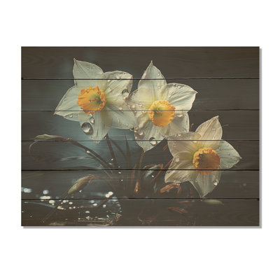 «Dewy Daffodils At Sunrise I» - Art mural en bois jonquilles sur bois de pin naturel