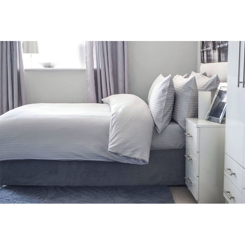 Plain Dye 540 TC Egyptian-Quality Cotton Sateen Fitted Sheet, Ivory, Super King (6')
