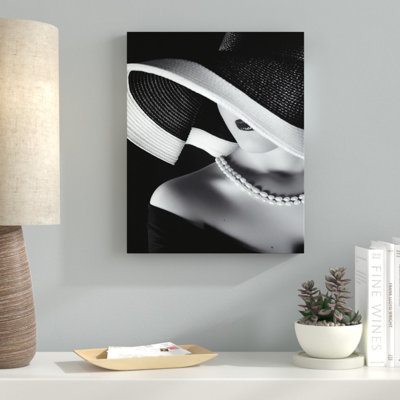 " La Femme Au Chapeau "