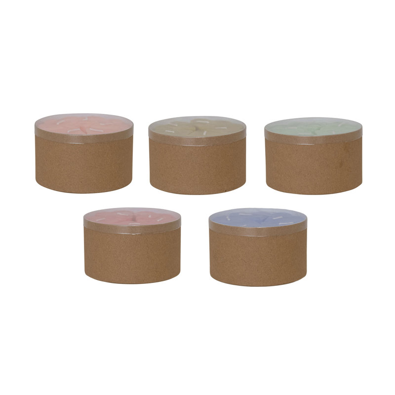 Bougies non parfumées en forme de cœur dans une boîte