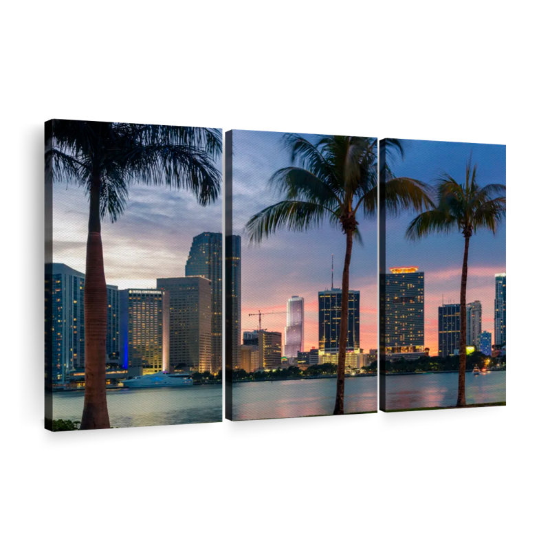 «Miami Skyline At Dusk» sur toile, H 32 po x l 50 po