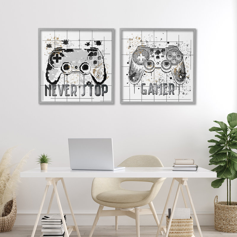 Ensemble de 2 giclées encadrées par Gamer Words with Modern Pixels, design par Kim Allen, H 24 po x l 24 po