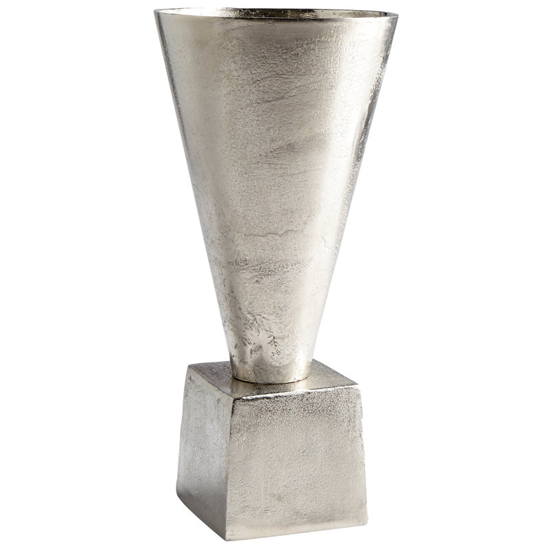 Vase de table en métal 17,25 po Mega Silver