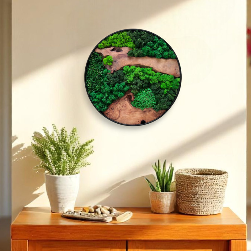 Natural Cedar Wood & Preserved Moss Wall Art - Handcrafted Round Décor