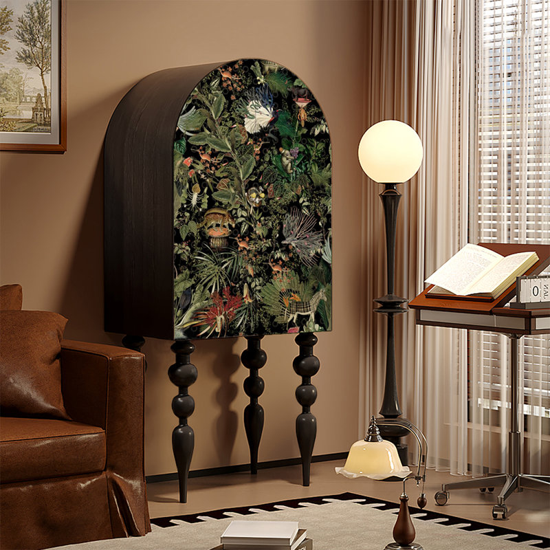 Armoire arquée à pieds hauts en bois