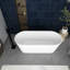 67 po X 30 po Baignoire de trempage autoportante en acrylique avec drain central en blanc brillant