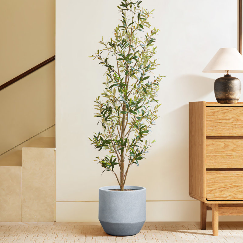 Round Planter, 13.8" H x 14.6" W x 14.6" D